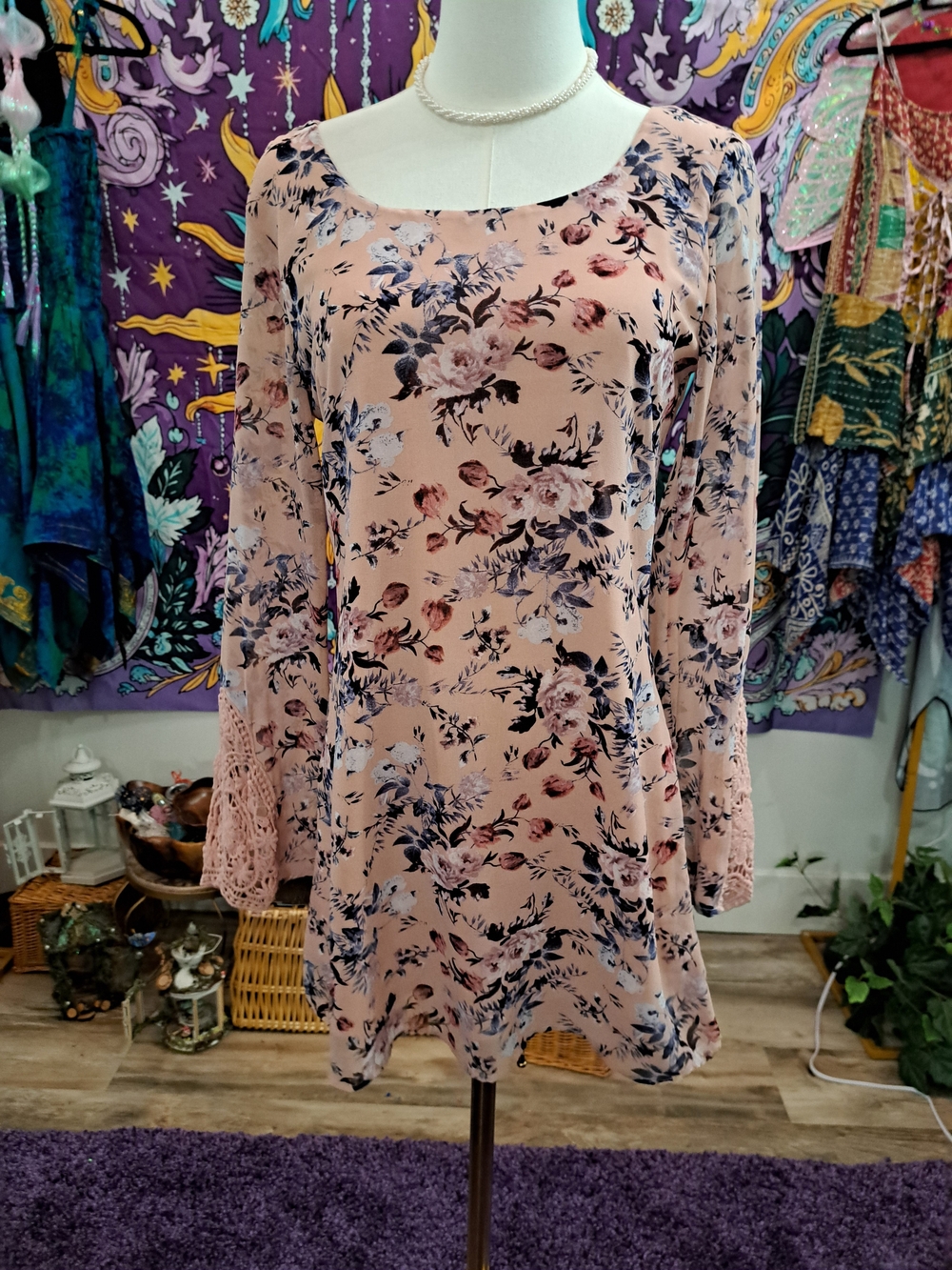 Thornrose Reverie Speechless Floral Crochet Bell Sleeve Mini Dress Size Small